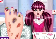 Monster High Games, Draculaura Foot Doctor, Games-kids.com