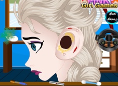 Frozen Elsa Ear Cleaning